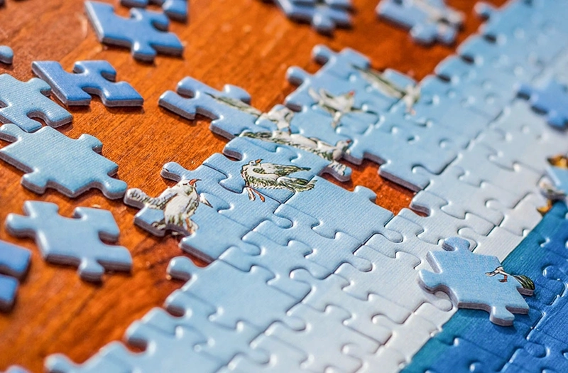 Flawless jigsaw puzzle printing with seamless interlocking pieces